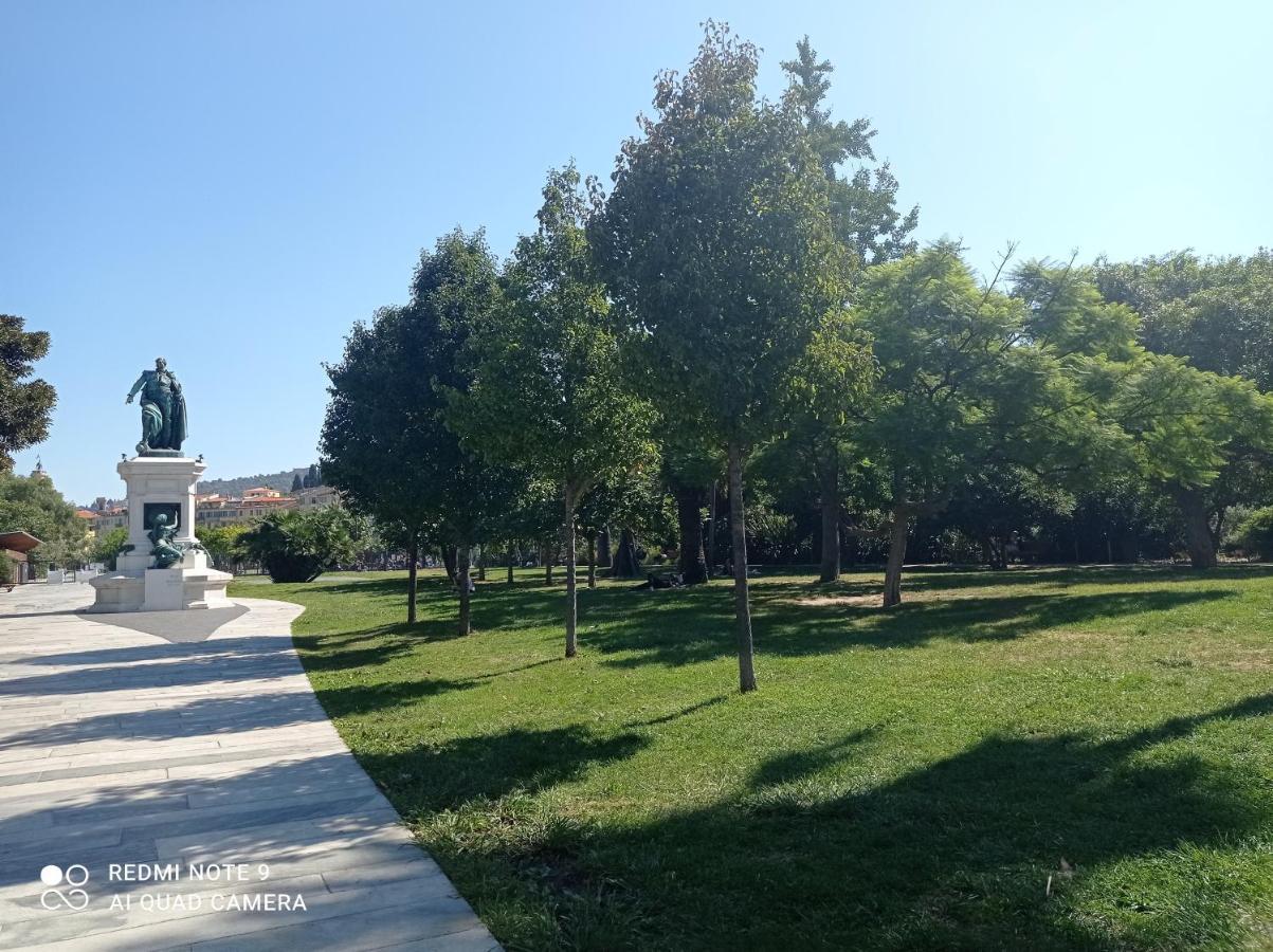 Studette En Plein Coeur Du Vieux Ницца Экстерьер фото